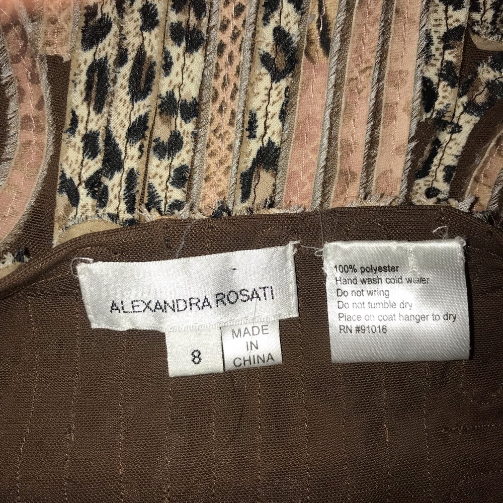 Patterned Crop Tank - Picture 4 of 4
